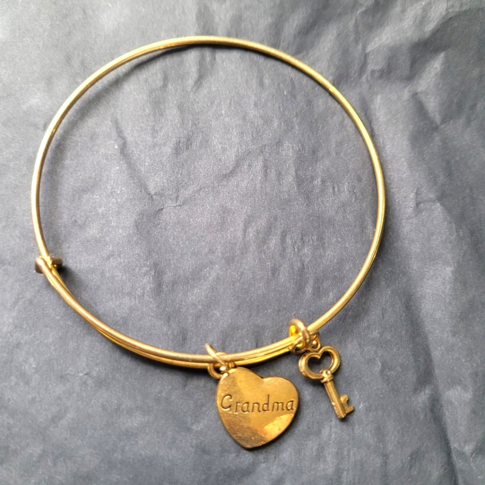 Grandma & Key Charm Bracelet